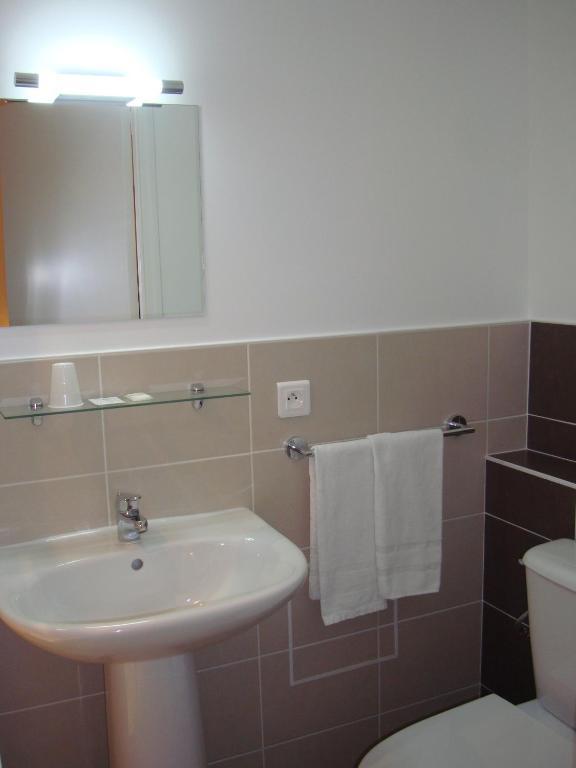 Hotel Saint-Patrick Coeur De Nantes Ngoại thất bức ảnh